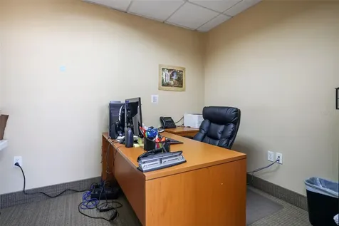 4725 N Lois Avenue Tampa FL 33614