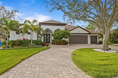 224 Toledo Way NE St Petersburg FL 33704