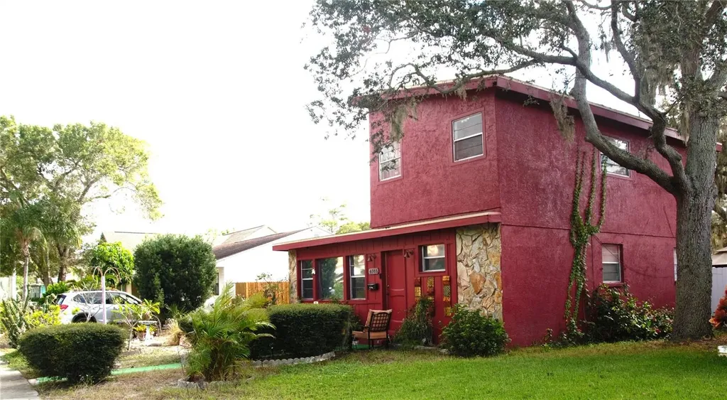 6366 2nd Avenue S St Petersburg FL 33707