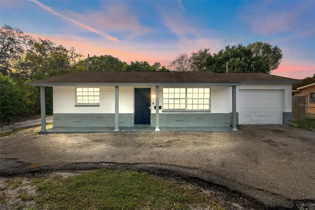 4386 18th Avenue S St Petersburg FL 33711
