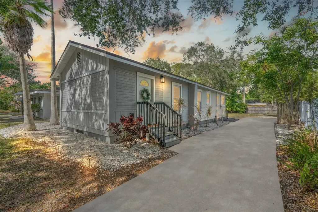 2224 13th Avenue W Bradenton FL 34205