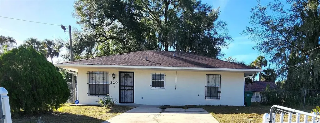 320 W Voorhis Avenue Deland FL 32720