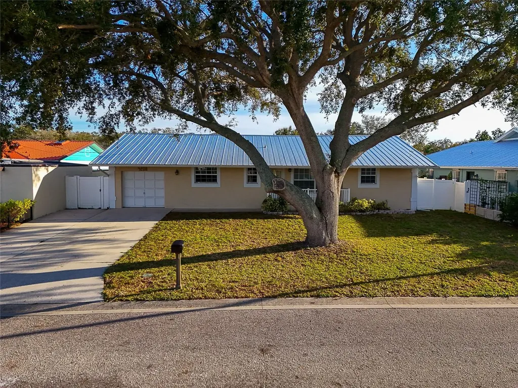 4208 2nd Avenue NE Bradenton FL 34208