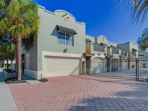 2912 W Gandy Boulevard Tampa FL 33611