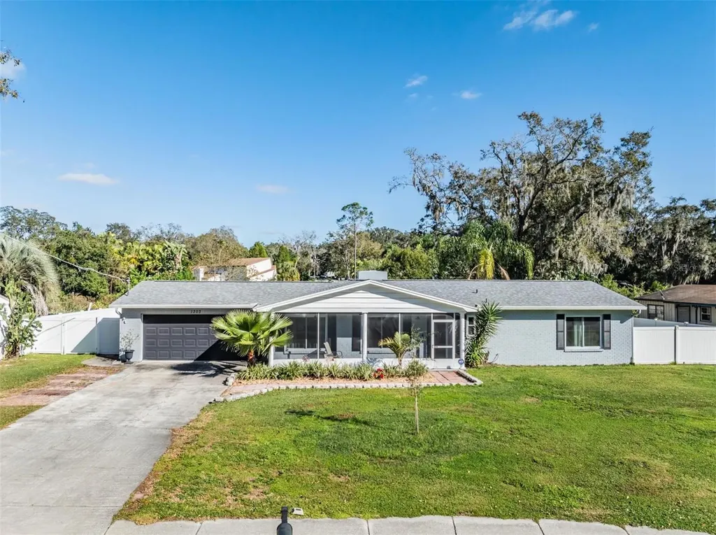 1303 S Valrico Road Valrico FL 33594