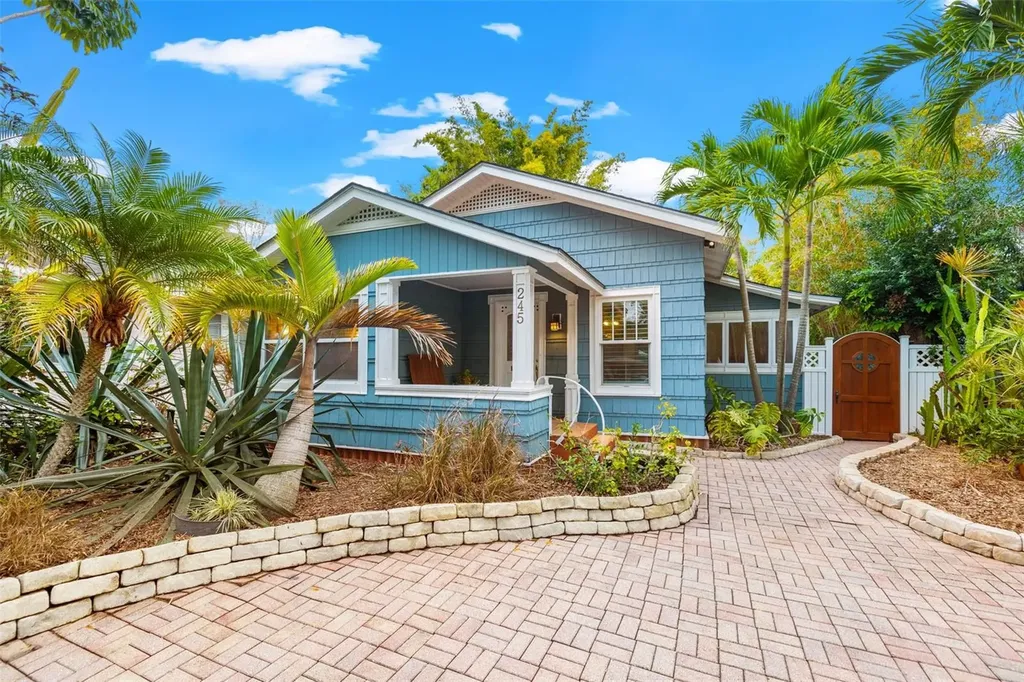 245 17th Avenue N St Petersburg FL 33704