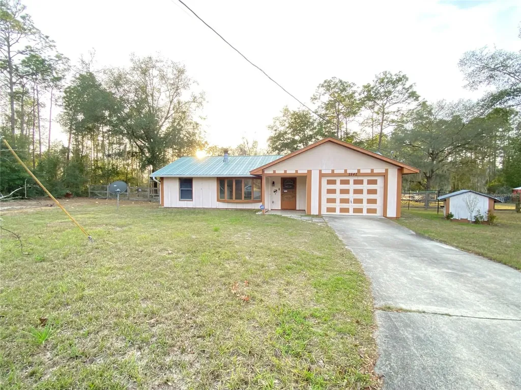 2842 SW Breezy Point Drive Dunnellon FL 34431