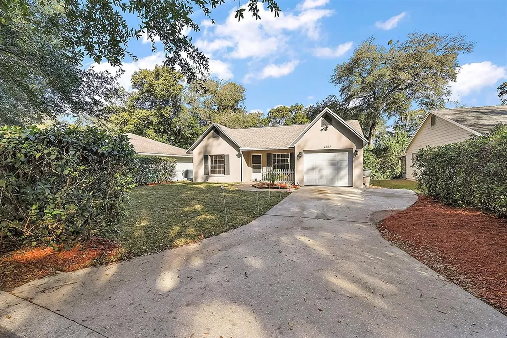 1561 Dorset Drive Mount Dora FL 32757