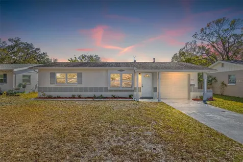 2566 35th Avenue N St Petersburg FL 33713