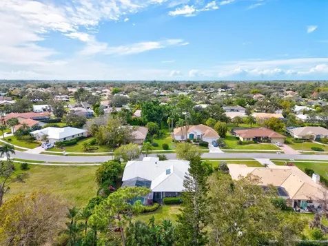 1174 Sorrento Woods Boulevard Nokomis FL 34275