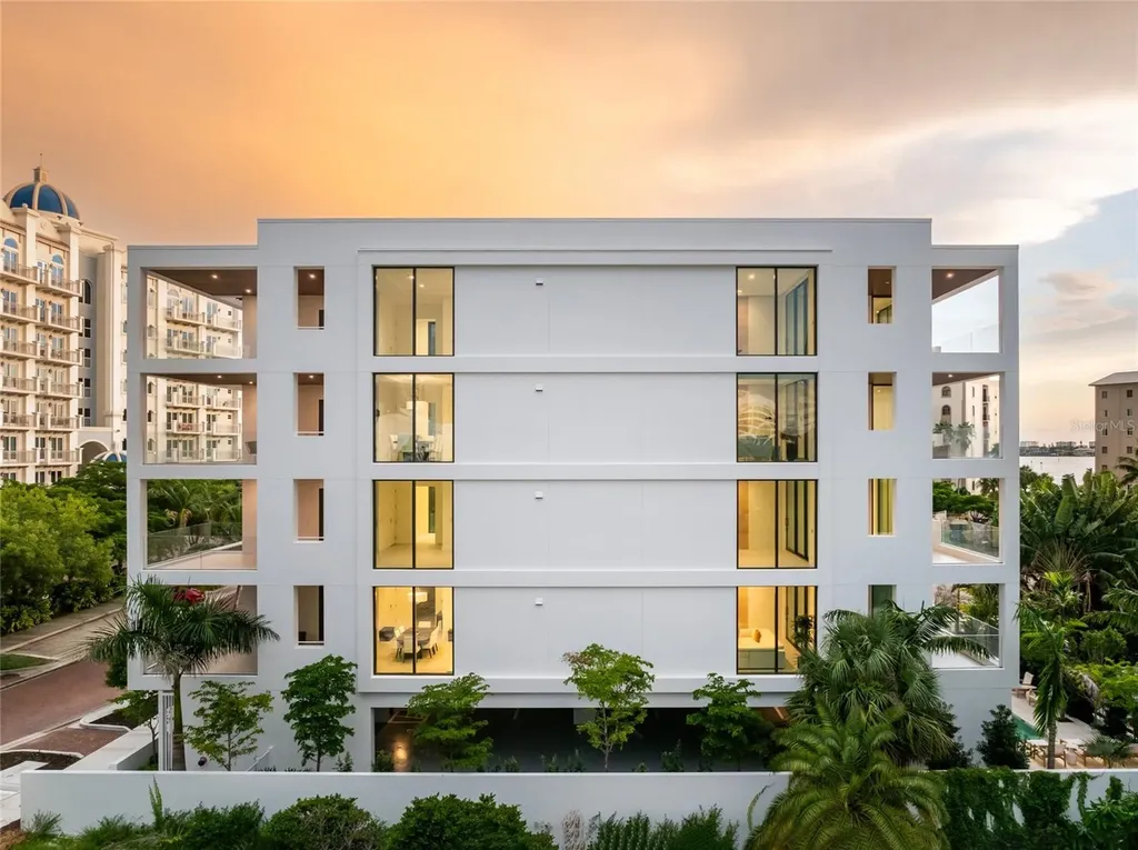 509 Golden Gate Point Sarasota FL 34236