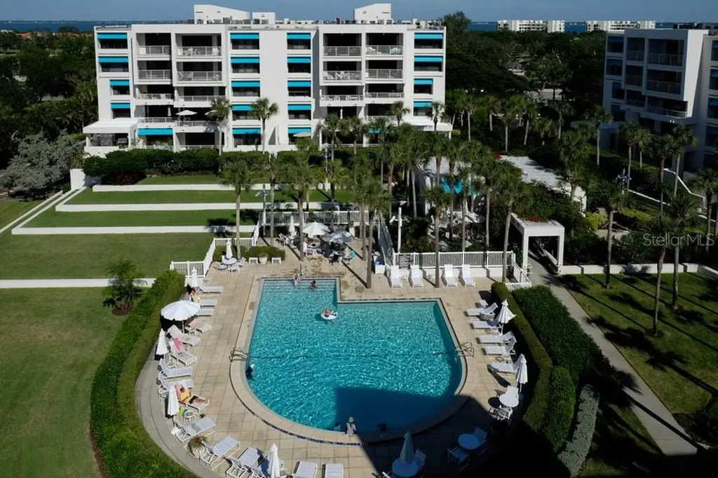 2105 Gulf Of Mexico Drive Longboat Key FL 34228