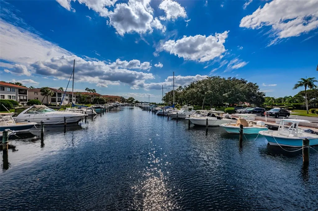 101 Mariner Drive Tarpon Springs FL 34689