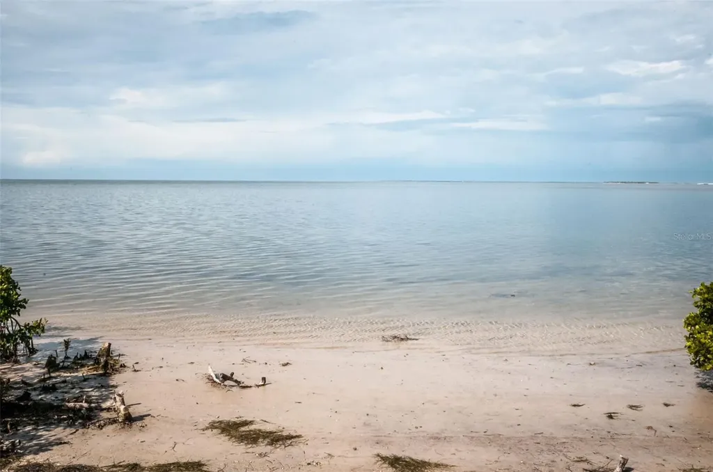 101 Mariner Drive Tarpon Springs FL 34689