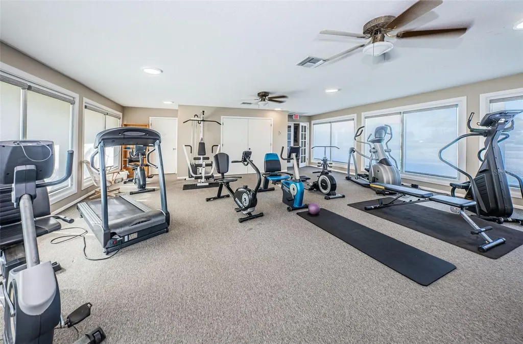 101 Mariner Drive Tarpon Springs FL 34689