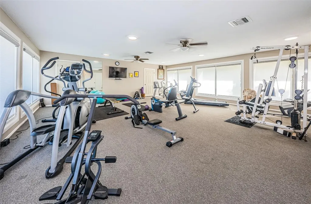 101 Mariner Drive Tarpon Springs FL 34689