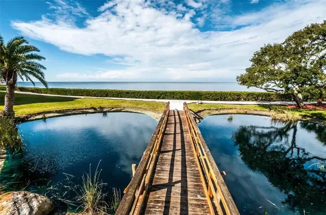 101 Mariner Drive Tarpon Springs FL 34689