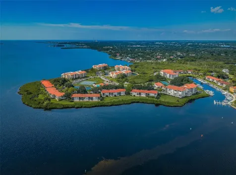 101 Mariner Drive Tarpon Springs FL 34689