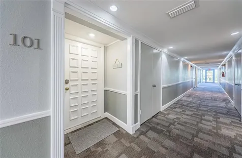 101 Mariner Drive Tarpon Springs FL 34689