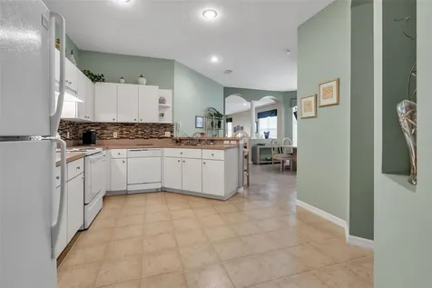 8612 Snowy Owl Way Tampa FL 33647