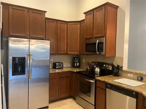 16611 Kingletside Court Lithia FL 33547