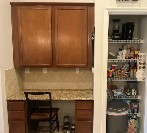 16611 Kingletside Court Lithia FL 33547
