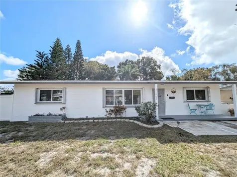 5782 37th Avenue N St Petersburg FL 33710