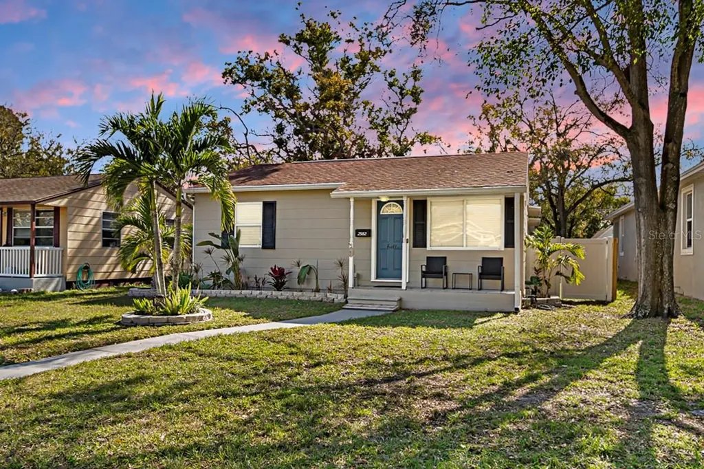 2582 37th Avenue N St Petersburg FL 33713