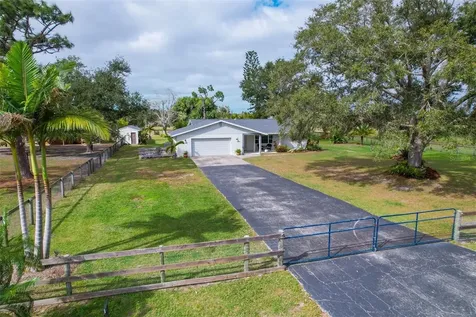 585 Palomino Trail Englewood FL 34223