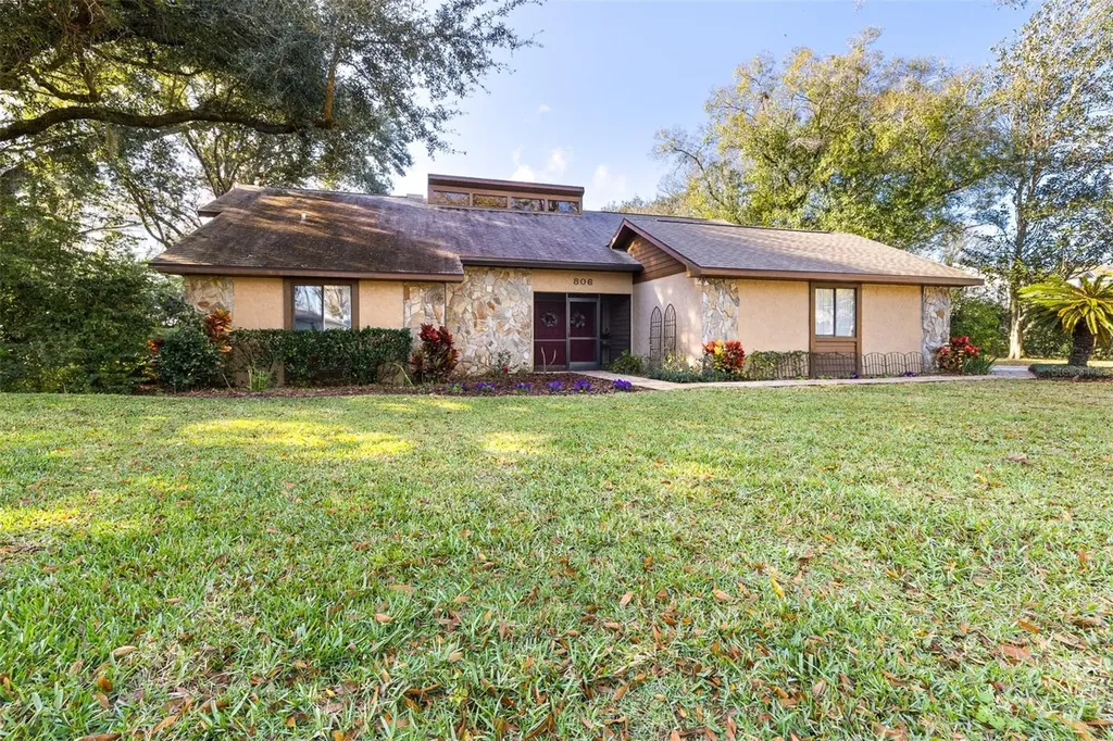 806 Warren Road Lutz FL 33548