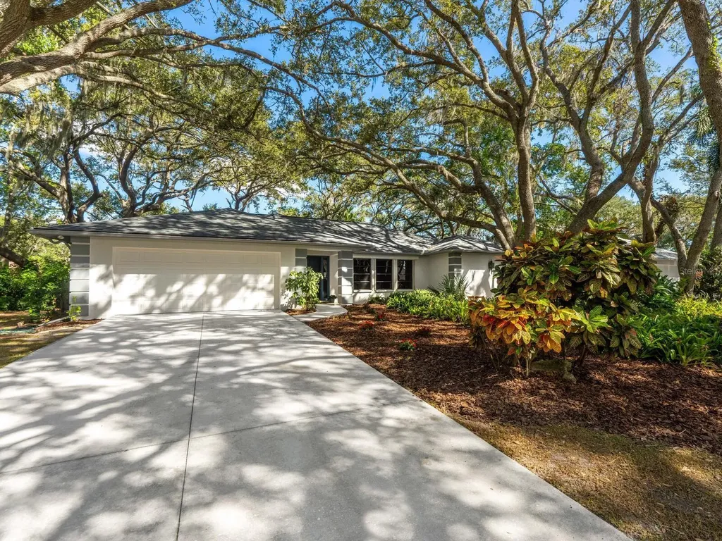 4617 Robin Hood Trail E Sarasota FL 34232