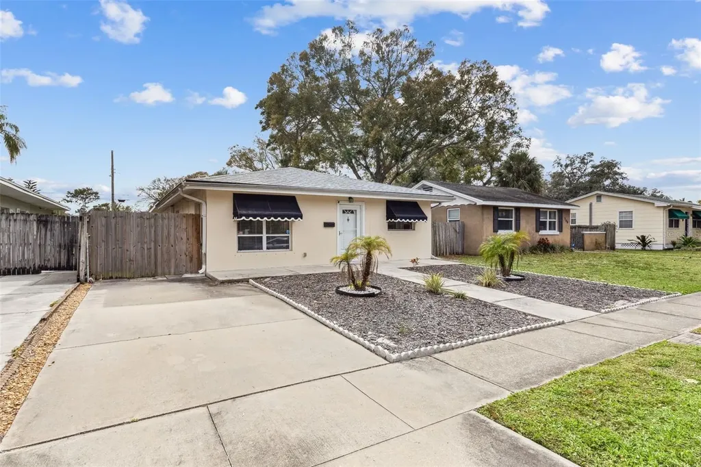 760 45th Avenue N St Petersburg FL 33703