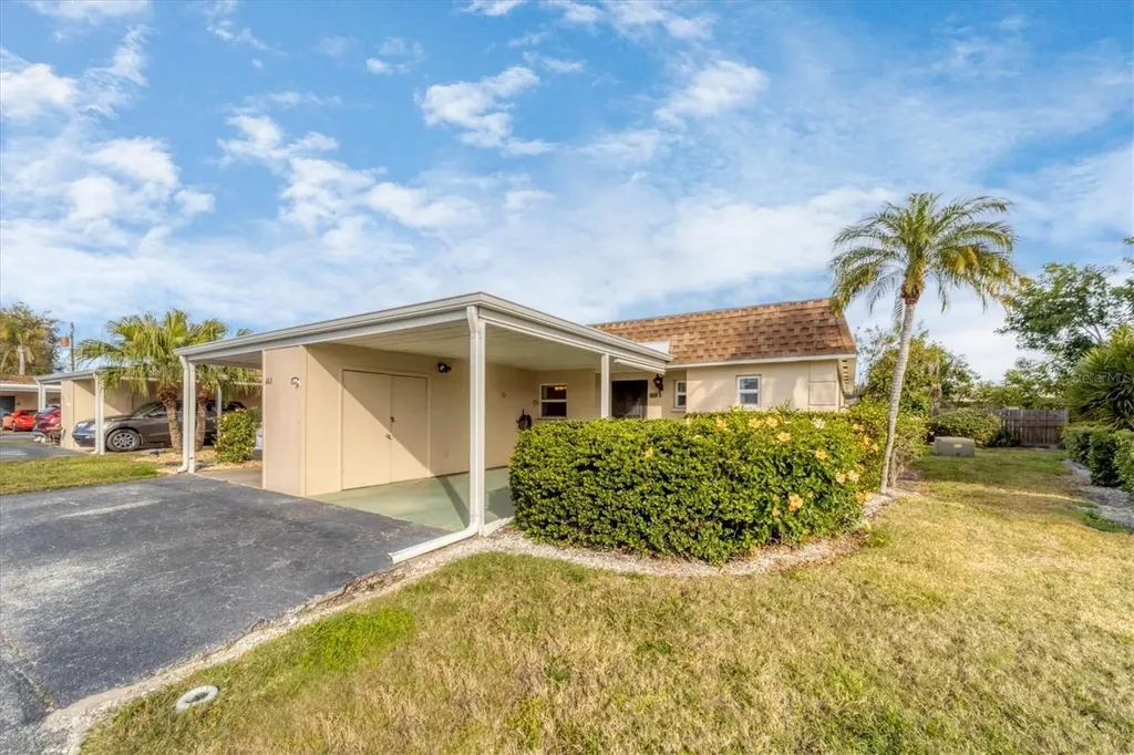 665 Park Circle Bradenton FL 34207