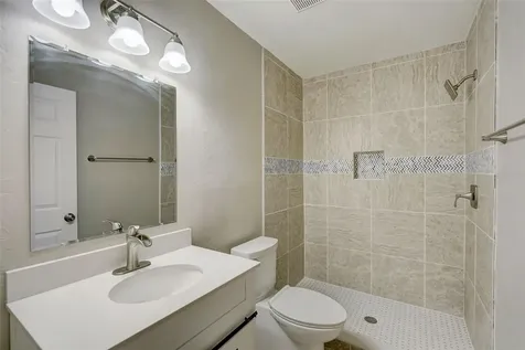 1023 34th Avenue W Bradenton FL 34205