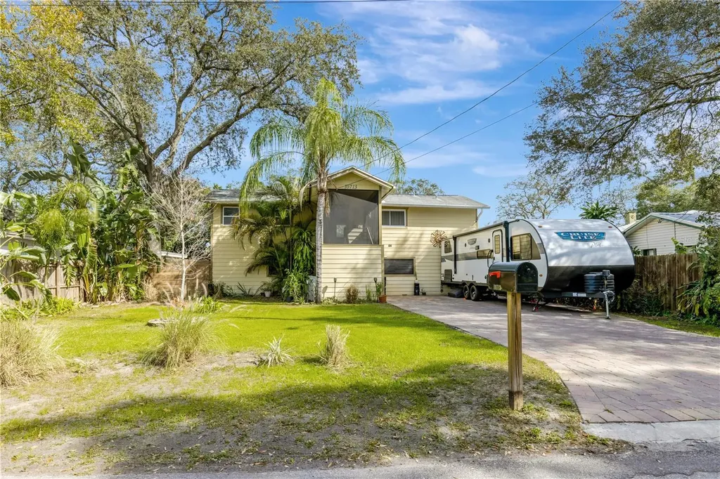10713 N Oklawaha Avenue Tampa FL 33617