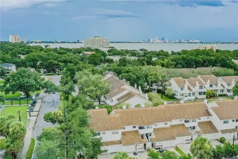 5222 S Russell Street Tampa FL 33611