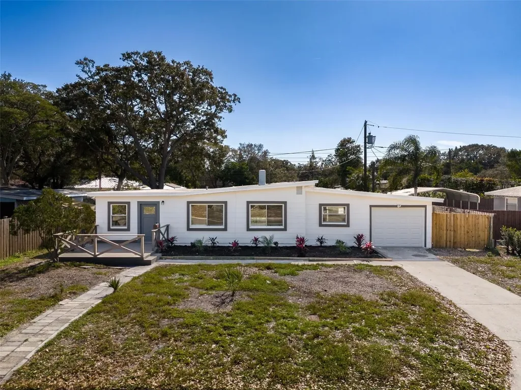 7226 10th Avenue N St Petersburg FL 33710