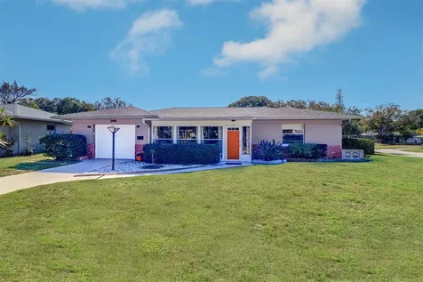 5494 35th Terrace N St Petersburg FL 33710