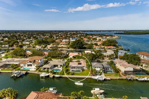 2074 Illinois Avenue NE St Petersburg FL 33703