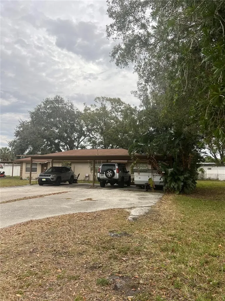 5647 59th Way N St Petersburg FL 33709
