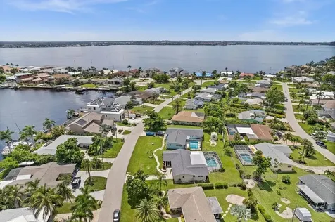 4910 Nassau Court Cape Coral FL 33904