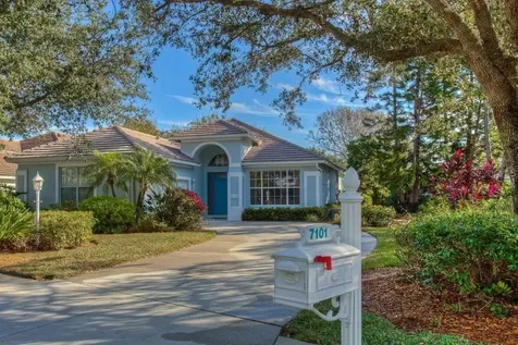 7101 Victoria Circle University Park FL 34201