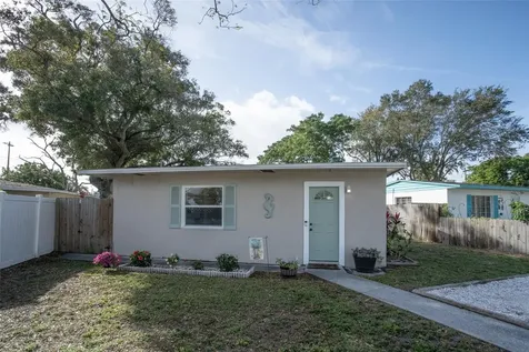 1910 16th Avenue N St Petersburg FL 33713