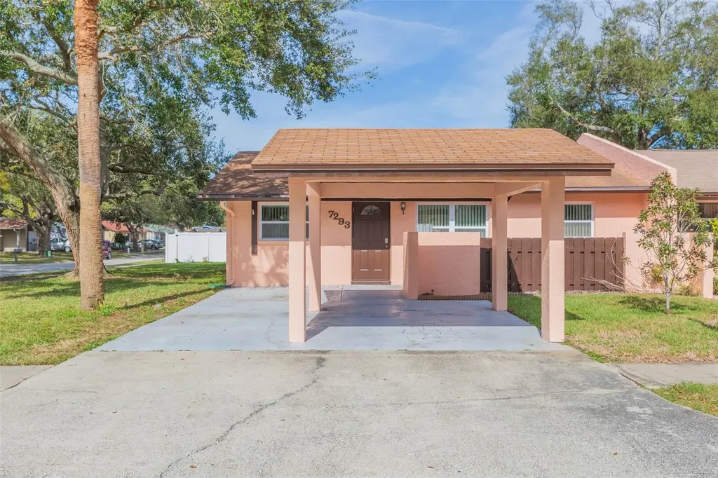 7293 55th Avenue N St Petersburg FL 33709