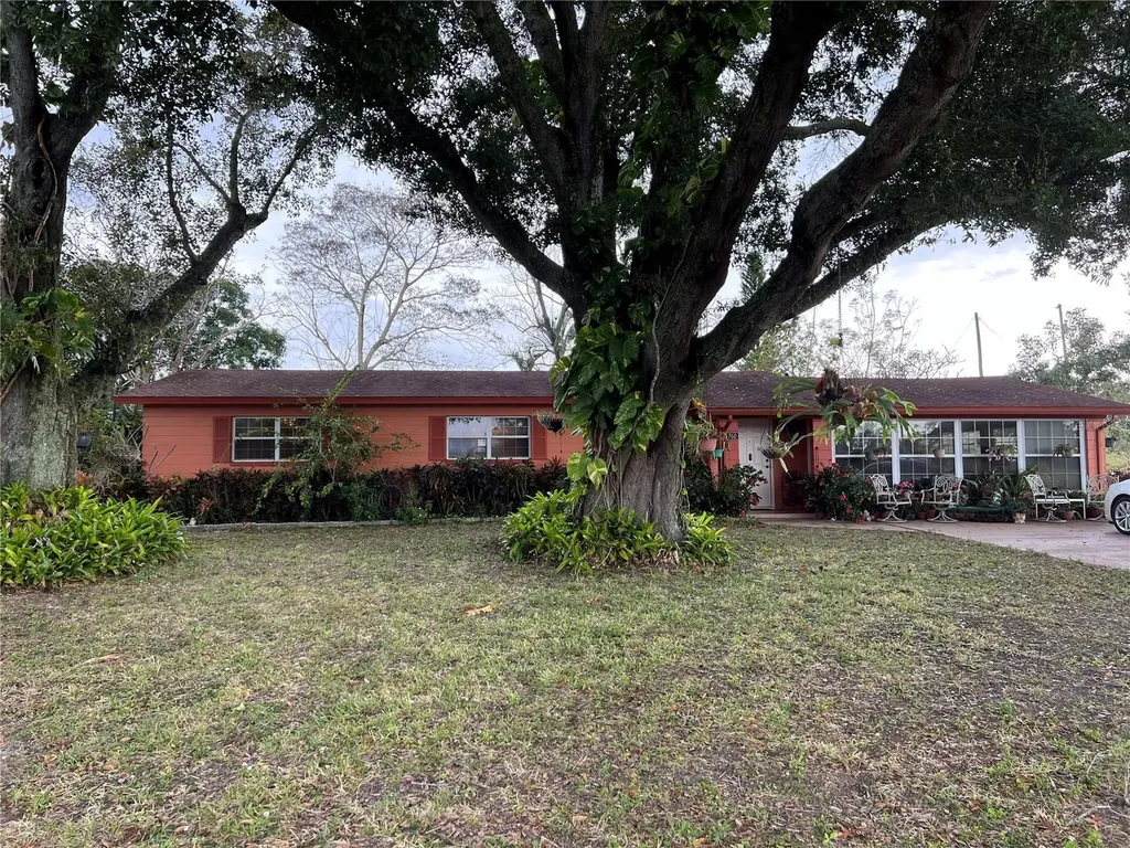 760 Palmetto Avenue Frostproof FL 33843