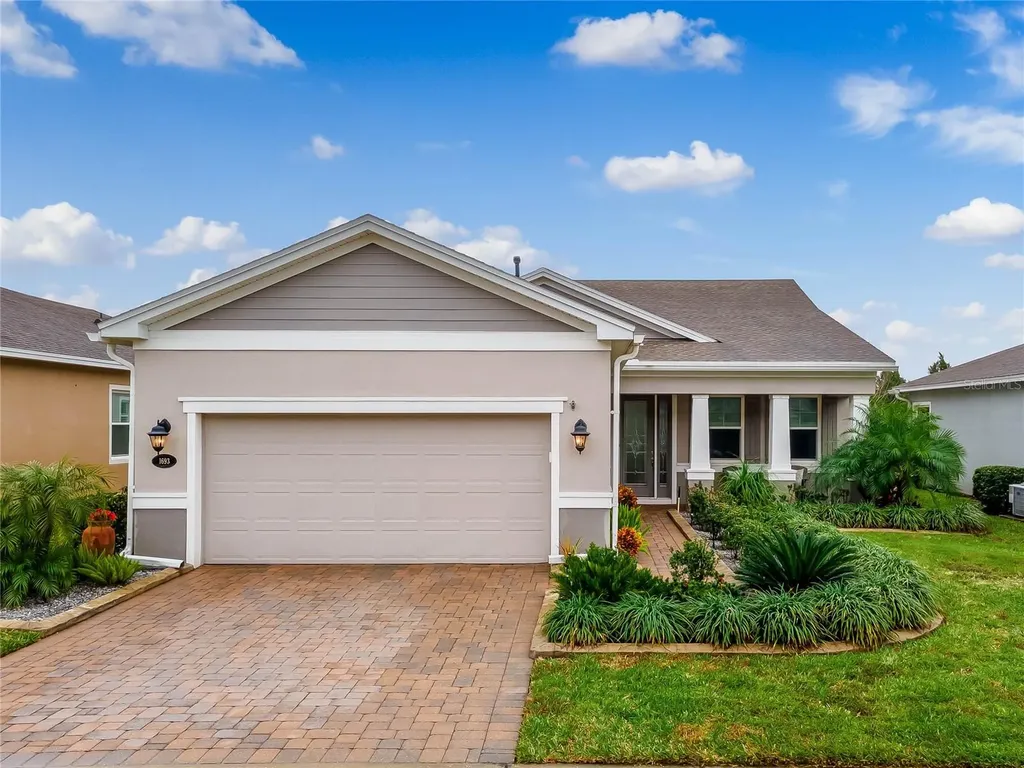 1693 Victoria Gardens Drive Deland FL 32724