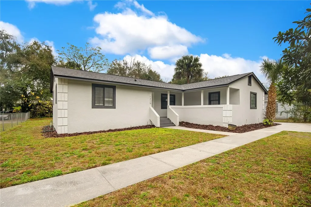 1215 S Adelle Avenue Deland FL 32720