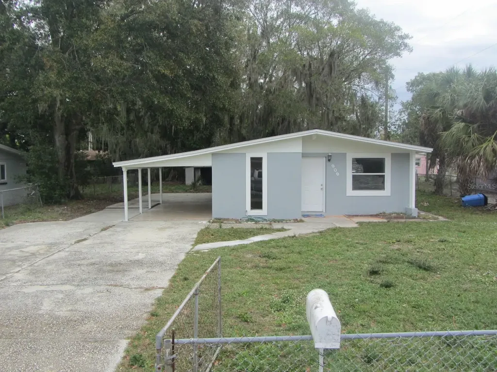 909 27th Street Court E Bradenton FL 34208