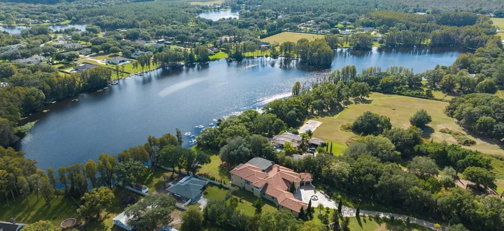 105 Bellamere Palms Court Lutz FL 33549