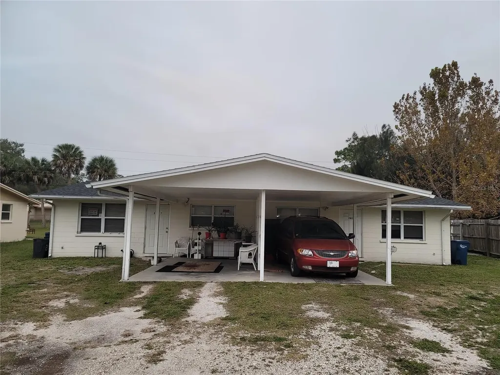 2615 52nd Avenue Drive W Bradenton FL 34207